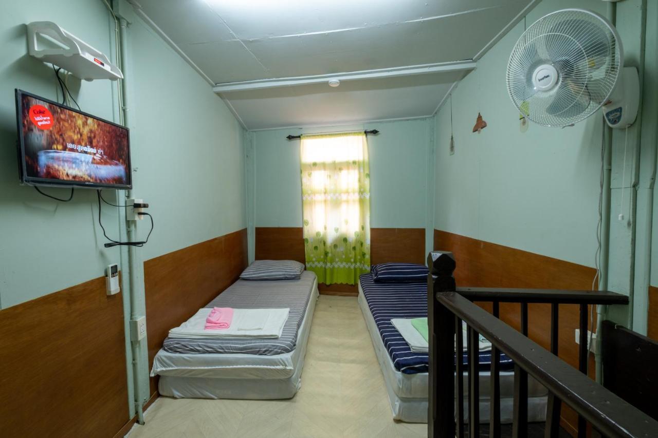 Sip N' Camp Hostel Μπανγκόκ Εξωτερικό φωτογραφία