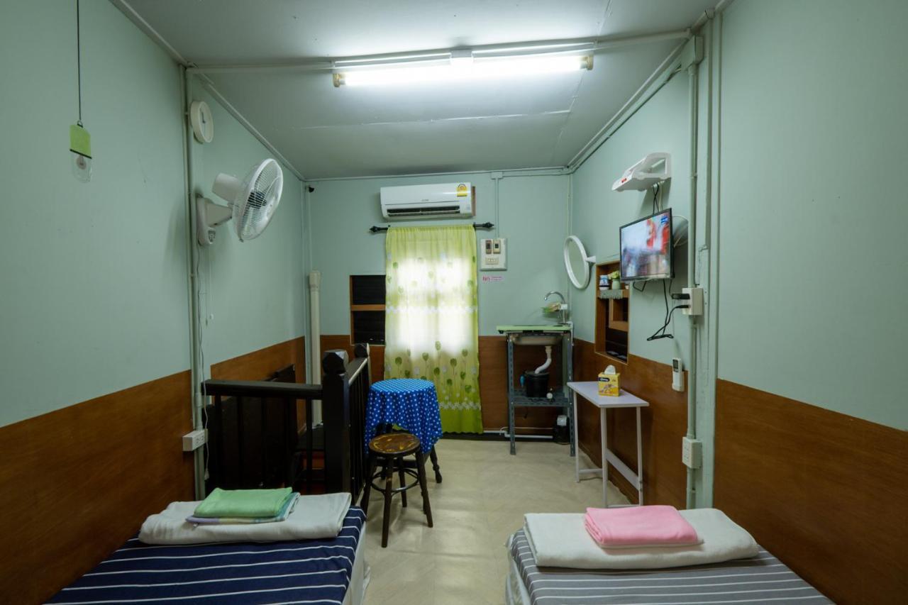Sip N' Camp Hostel Μπανγκόκ Εξωτερικό φωτογραφία